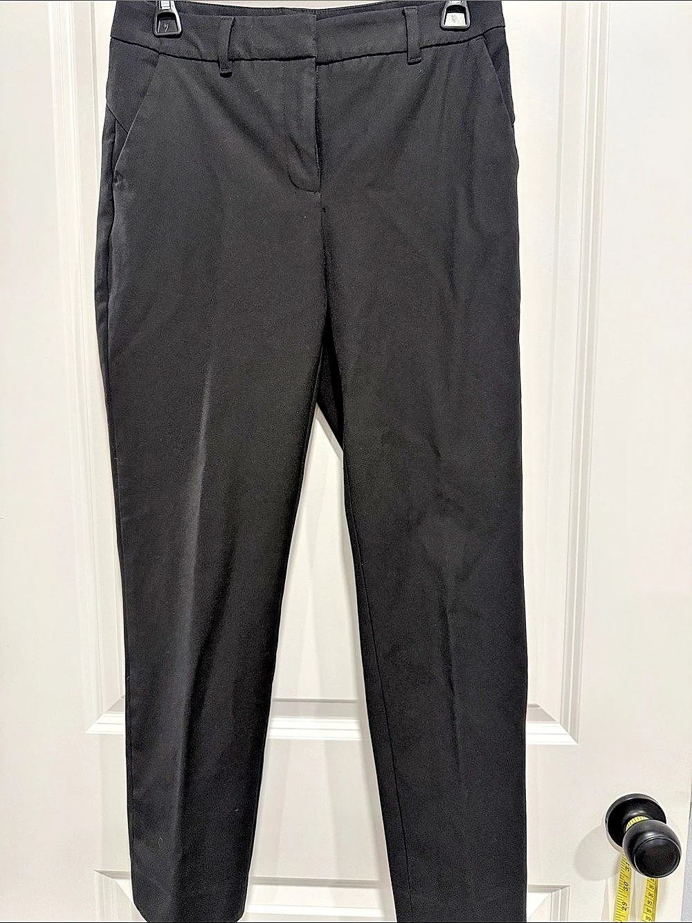 White House Black Market The Slim Ankle Slim Ankle Pants in Black Size 2